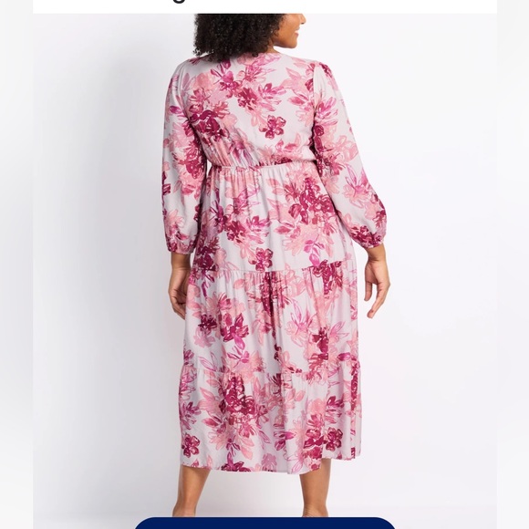 Gilli plus size floral Vneck dress - Picture 8 of 8